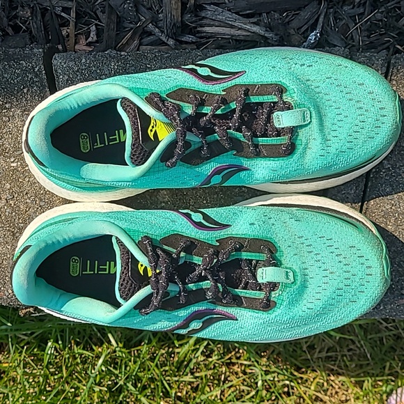 Saucony Triumph 19 W size 7 - Picture 2 of 14